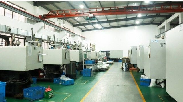 Yuyao Roc Plastic Manufactory Co., Ltd. linha de produção do fabricante